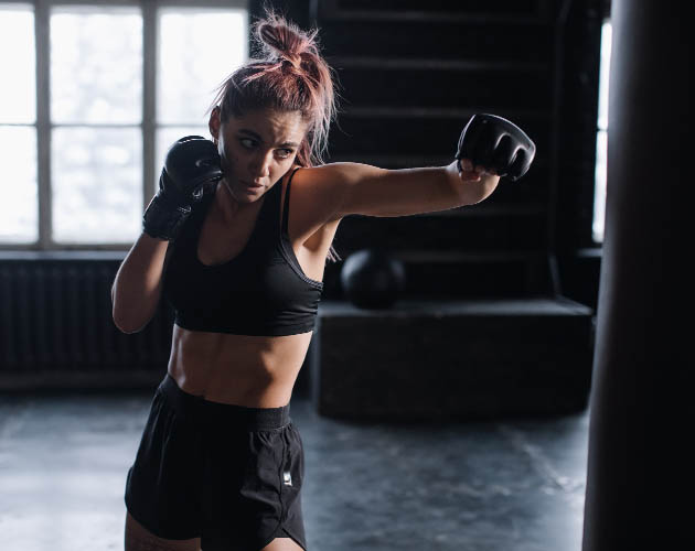 Woman boxing in the gym